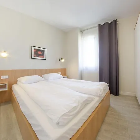 Dom & House - Old Town Waterlane