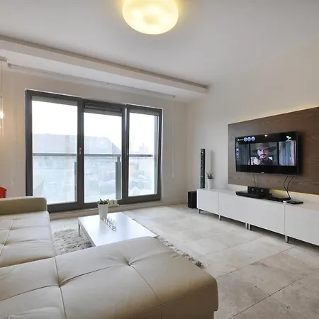 Old Town Waterlane By Renters גדנסק