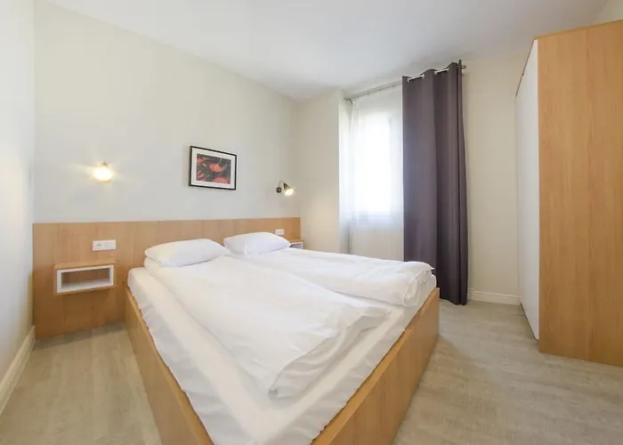 Dom & House - Old Town Waterlane