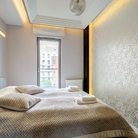 Ξενοδοχείο με διαμερίσματα Dom & House - Old Town Waterlane 4*